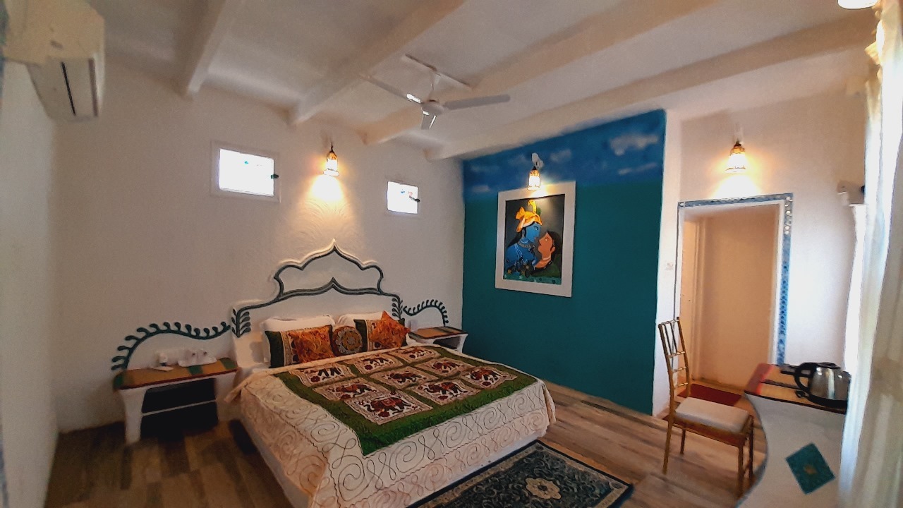 First Floor Suite with Personal Splash Pool - room view 11