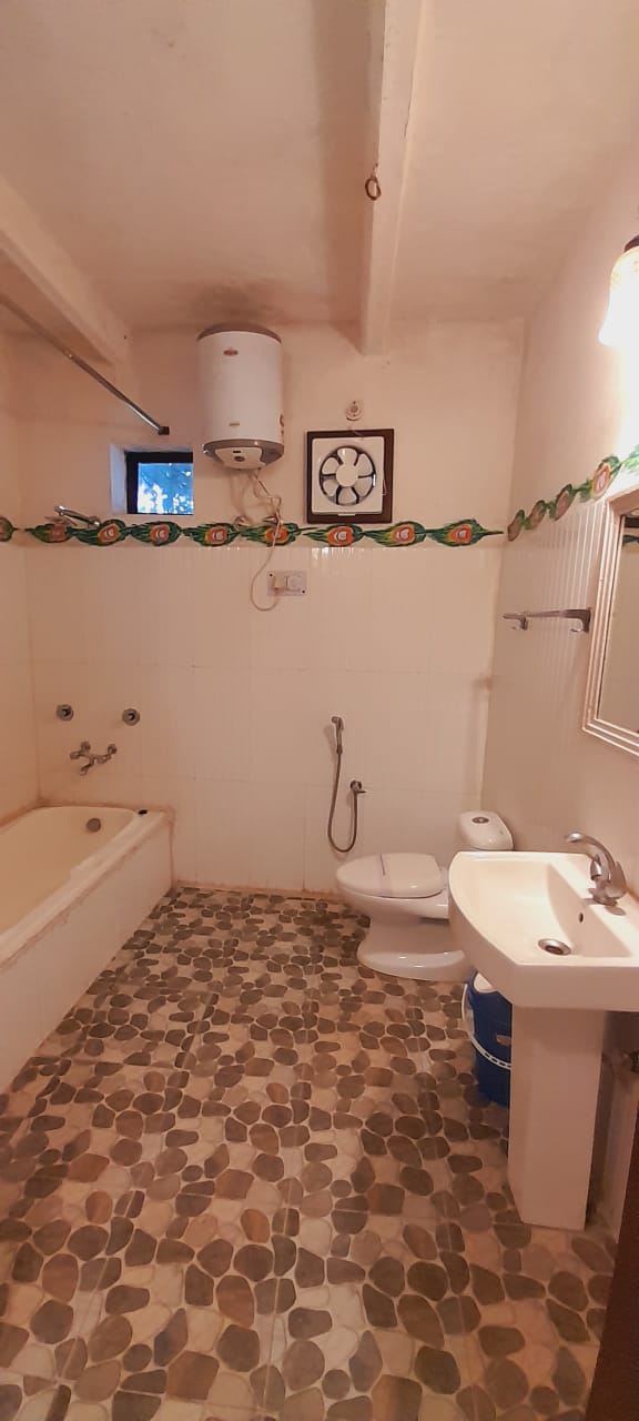 Pocket-Friendly Family Deluxe Room - washroom 6