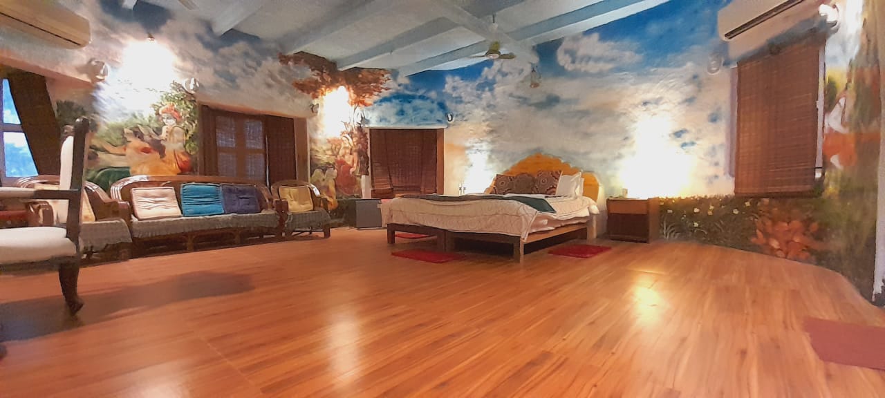 Radha Krishna Royale Suite with Splash Pool - suite view 4